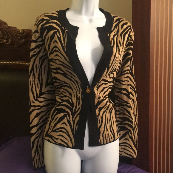 Jones New York Signature - Picture 1 of 6